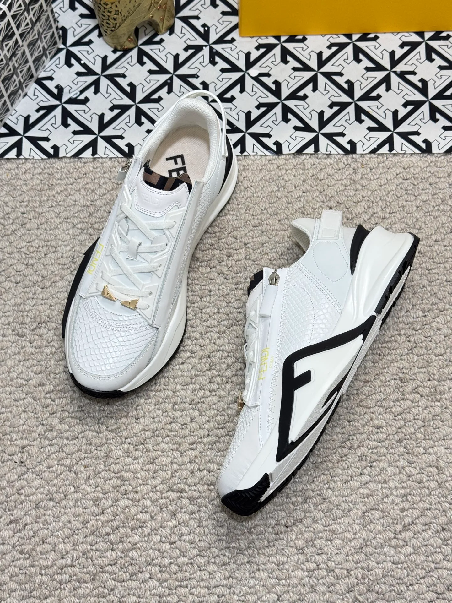 Men's men's shoes 💰520 [New style] 🦥🦥 Original quality - Fendi ◾️▫️F D🆕 Spring and summer new men's slip-on sneakers, with elastic straps, side zippers, and corrugated soles engraved with F. Embossed Fendi Flow lettering on the heel. Mixed material of high-tech fabric and black suede. FF graphic tongue. Ultra-light and wear-resistant EVA sole. Size: 38-44 (45 customized